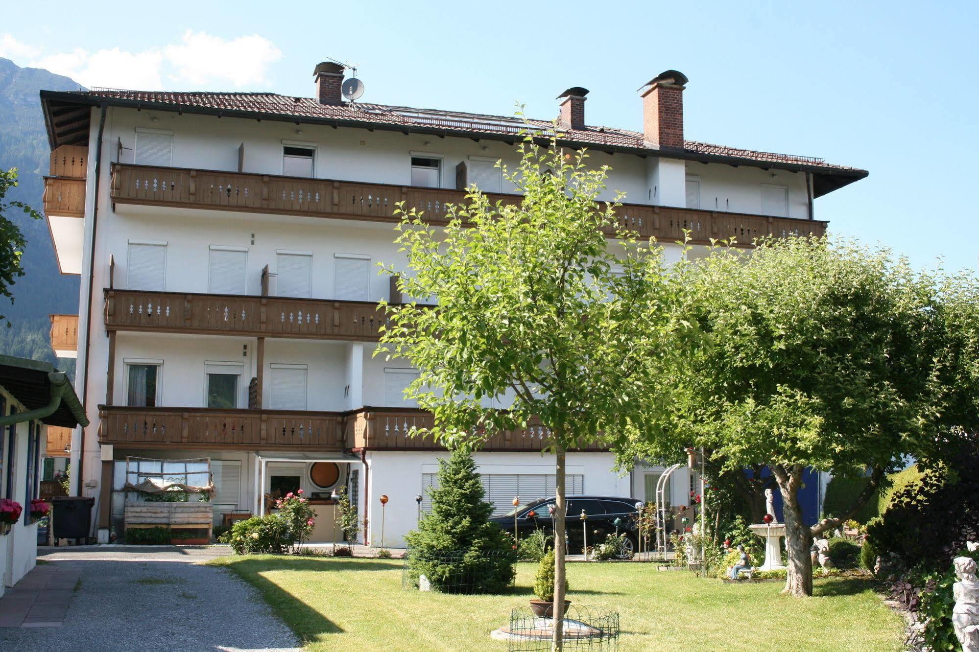 Hotel Garni Almenrausch Und Edelweiss Garmisch-Partenkirchen Exteriér fotografie